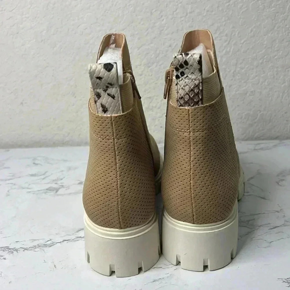 Journee Collection Womens Jeeva Tru Comfort Foam Inside Zip Block Heel Booties 8 - Picture 4 of 10